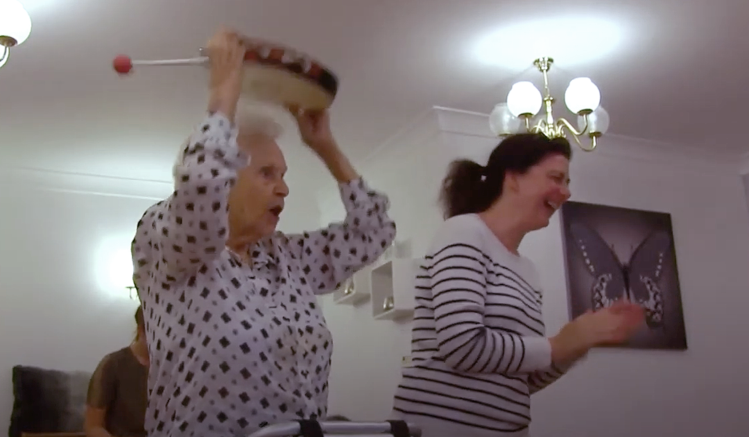 Musik får äldre med demenssjukdom att tala igen
