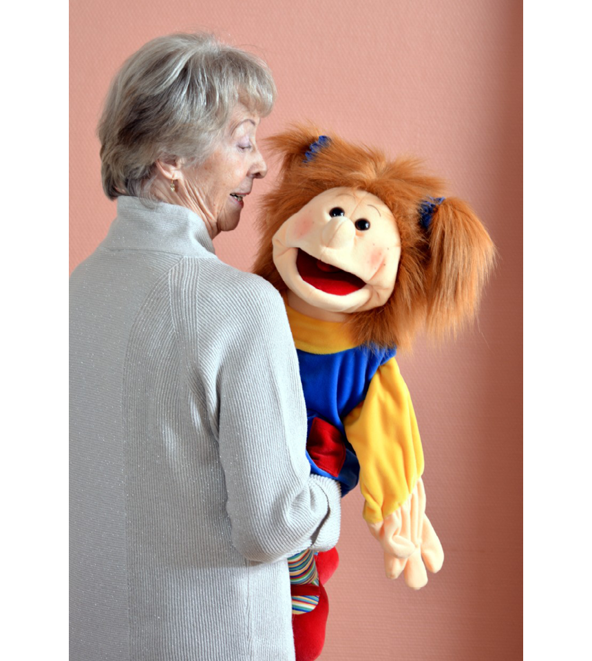 Handdocka Living Puppets Lotta med äldre